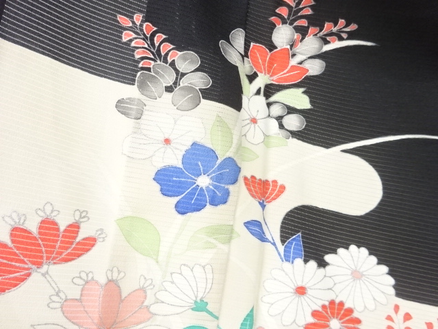  未使用品　仕立て上がり　絽霞に菊・萩模様留袖